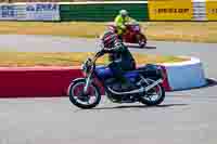 Vintage-motorcycle-club;eventdigitalimages;mallory-park;mallory-park-trackday-photographs;no-limits-trackdays;peter-wileman-photography;trackday-digital-images;trackday-photos;vmcc-festival-1000-bikes-photographs